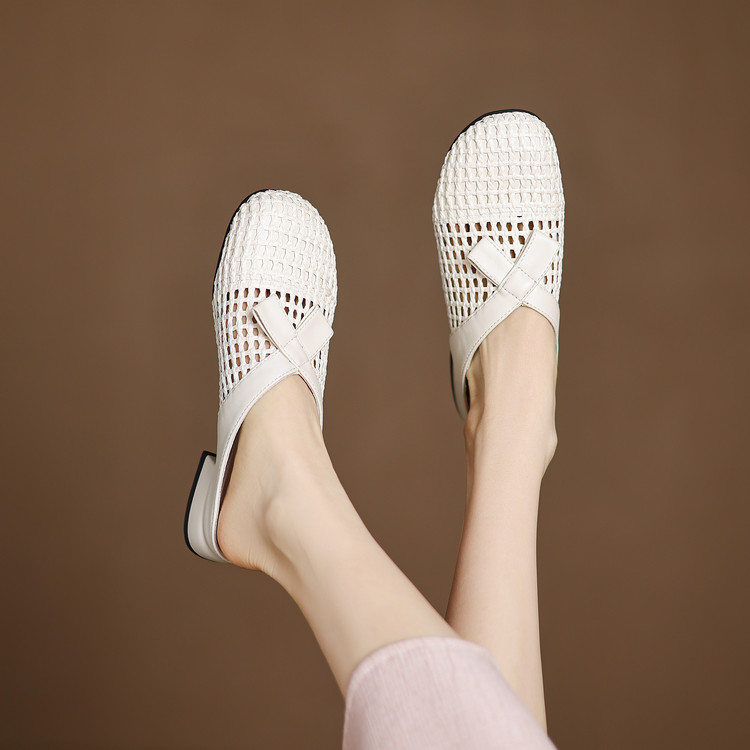 Minimalist Closed Toe Low Heel Slippers - Style m.html